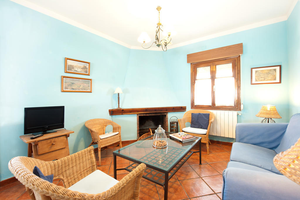 Apartamentos El Pajar Del Abuelo Peralejos de las Truchas Zimmer foto