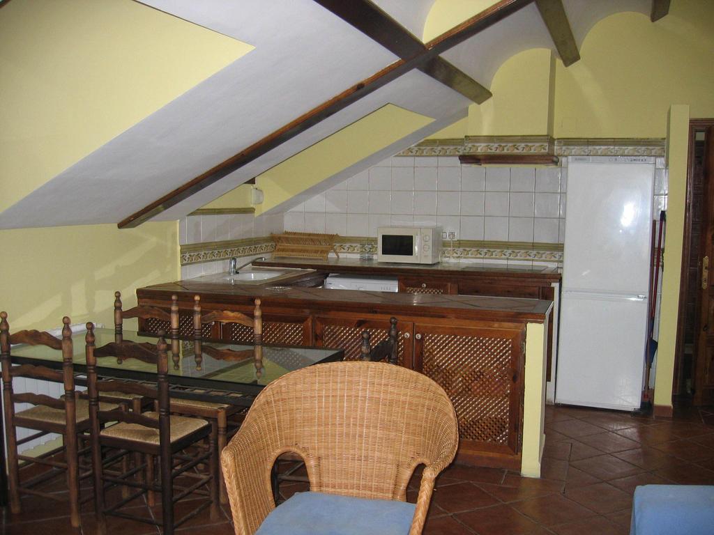 Apartamentos El Pajar Del Abuelo Peralejos de las Truchas Zimmer foto